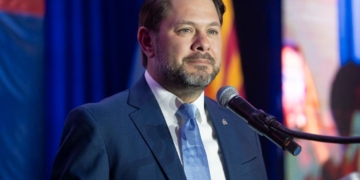 Arizona Senator on Trump: ‘He is a Madman; He is Insane’