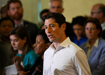 Minneapolis Mayor Orders ICE Out After Fatal Shooting, Condemns Federal Actions: ‘Get The F— Out’