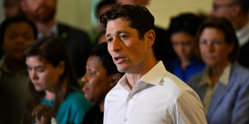 Minneapolis Mayor Orders ICE Out After Fatal Shooting, Condemns Federal Actions: ‘Get The F— Out’