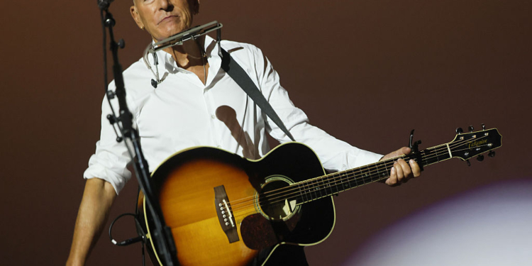 Springsteen Pens ‘Streets of Minneapolis’ Trashing ‘King Trump’s Private Army’