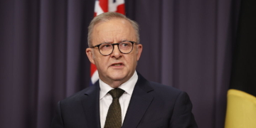 Australia Orders Citizens Out of Iran as Tehran Threatens Military Response