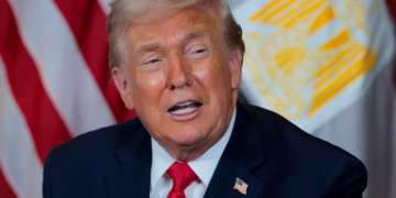 Trump Says Iran Seeking Talks as US Warships Mass Near Its Borders