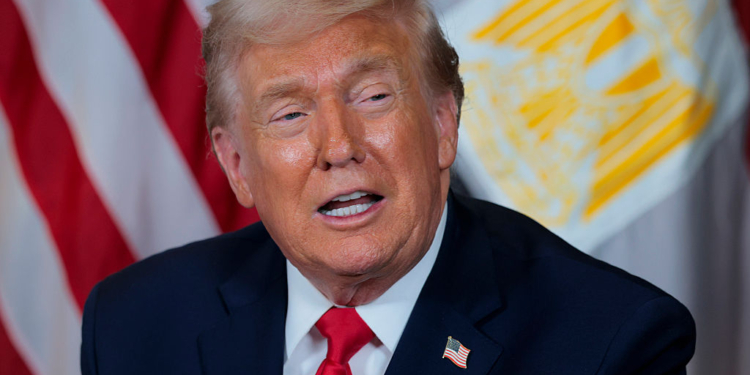 Trump Says Iran Seeking Talks as US Warships Mass Near Its Borders