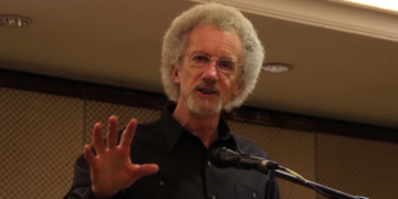 Christian Author Philip Yancey Admits Eight-Year Affair, Steps Away From Ministry