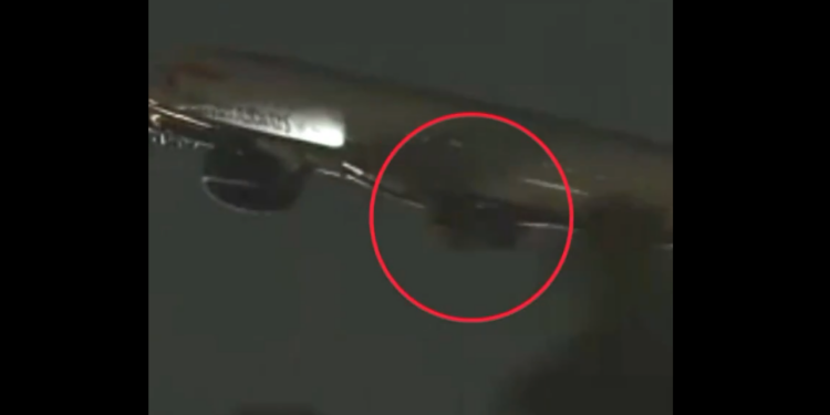 Watch: Wheel Drops Off British Airways Jet After Vegas Takeoff