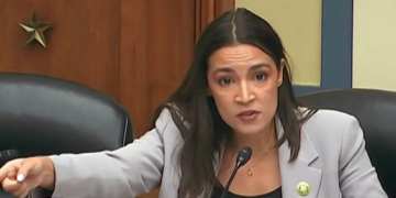 ‘Disgusting And Antisemitic’: AOC Rebukes Hamas Supporters Marching In Jewish Neighborhood
