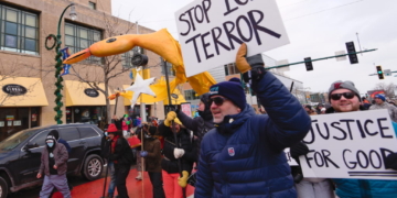 Hotel Kicks Out ICE Agents As Threats From Left-Wing Mobs Grow