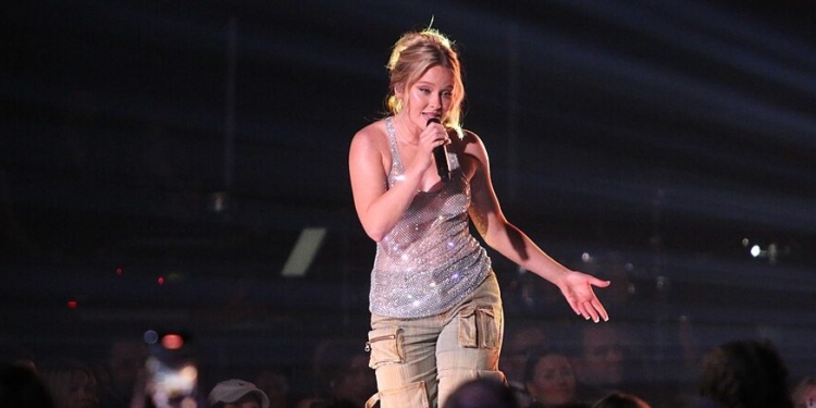 ‘I Love Criminals … I F*cking Hate ICE’: Foreign Pop Star Goes On Unhinged Leftist Rant About US Politics