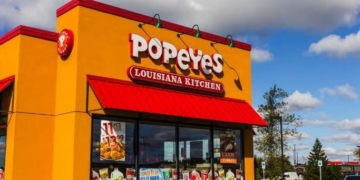 Popeyes Franchisee Closing Over 100 Locations