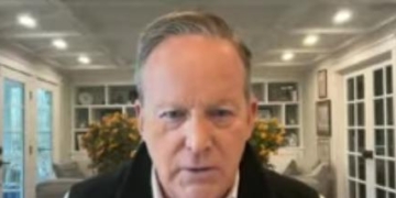 Sean Spicer Goes Nuclear On CBS News Anchor For Casting Himself As Outsider