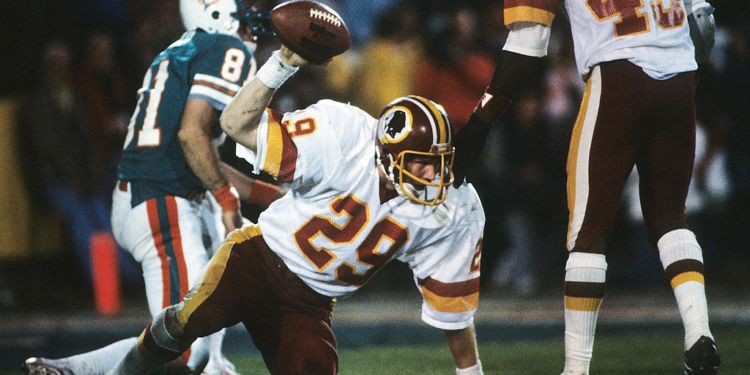 Super Bowl Champion and Former NFL All-Pro Dead at 62 After House Fire