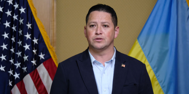 Aide Who Set Herself on Fire at Center of Text Scandal as Texas Lawmaker Refuses to Resign