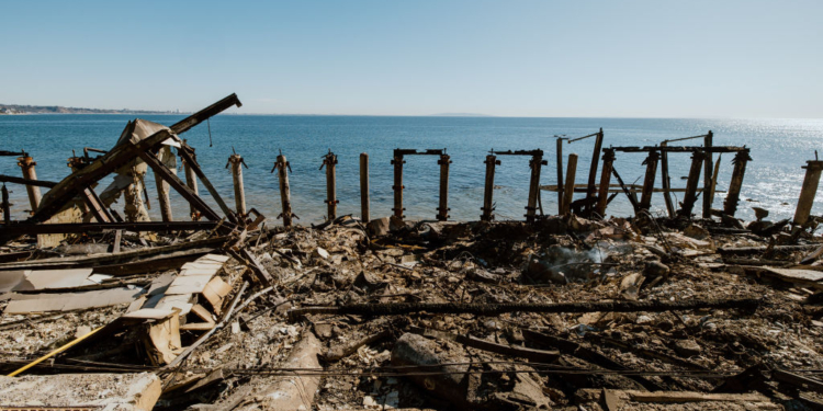 Palisades Fire Lawsuit Advances, City and State Could Face Billions in Liability