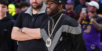 Mayweather Ends Retirement, Targets Record-Breaking Return