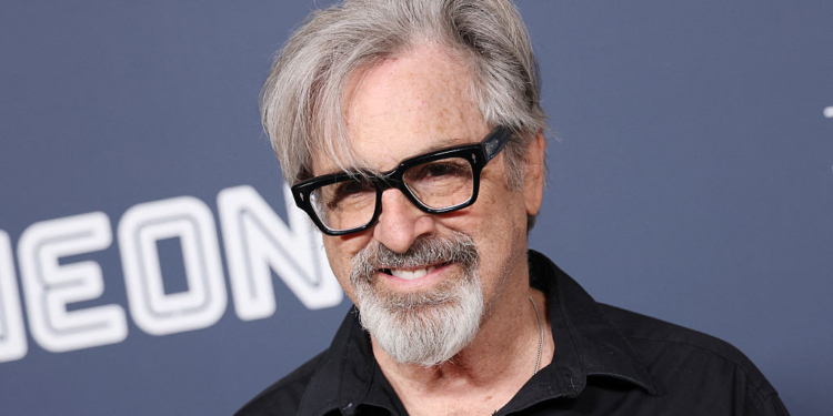 Actor Robert Carradine Dies at 71
