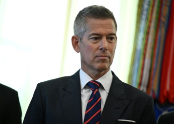 Trump DOT Threatens To Pull Millions From Illinois Over Commercial License Audit