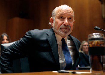 Lutnick Acknowledges Epstein Island Visit as Lawmakers Press for Answers