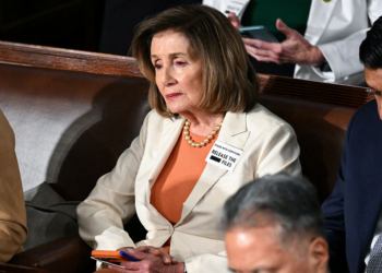 Trump Jabs Pelosi While Pushing Insider Trading Ban