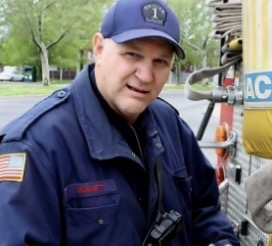 NJ Firefighter Dies After Falling in Icy Delaware River