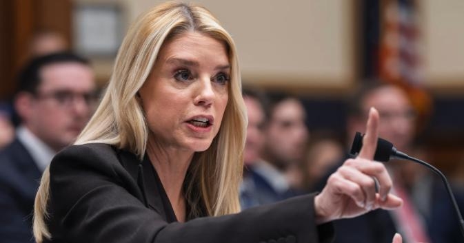 AG Bondi Turns The Tables On Dems In House Hearing- They Tuck Tail And Run
