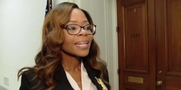 Democrats Stay Mum On Keeping Indicted Lawmaker’s Campaign Cash