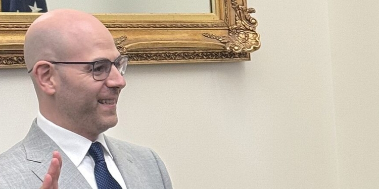 Trump Federal Reserve Pick Honors Pledge To Give Up Conflict Of Interest