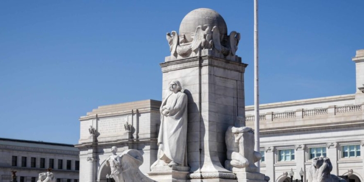 Trump Reportedly Planning To Construct Christopher Columbus Statue Outside White House