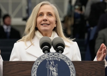 Trump Seen Shaking Hands With Fetterman Right Before Speech