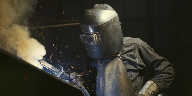 Vast Majority Of Americans Think ‘Stigma’ Around Blue-Collar Work Is Declining: POLL