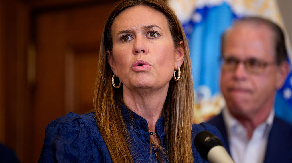 Huckabee Sanders Booted From Restaurant When Employees Feel ‘Threatened’