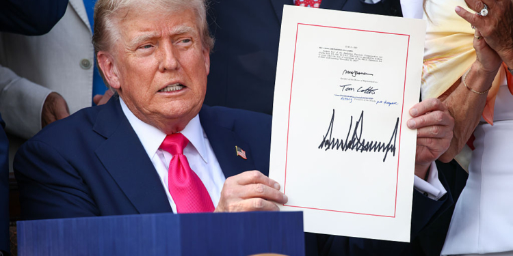 Trump’s Signature to Appear on Paper Currency