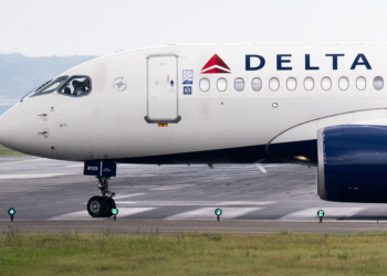 Delta Pulls Perks From Congress Amid Shutdown Fight