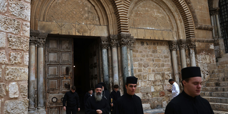 Holy Site Standoff Sparks Global Backlash