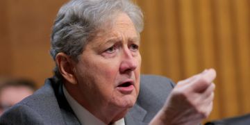 GOP Senator Apologies For US Bombing Iranian Elementary School