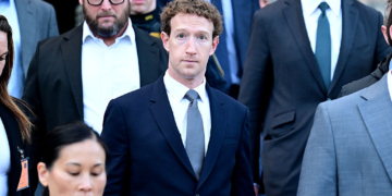 Zuckerberg Snags $170 Million Miami Waterfront Mansion