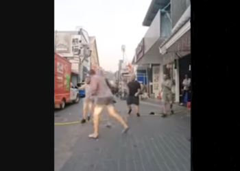 Tourist Brawl Outside Thai Bar Caught on Camera