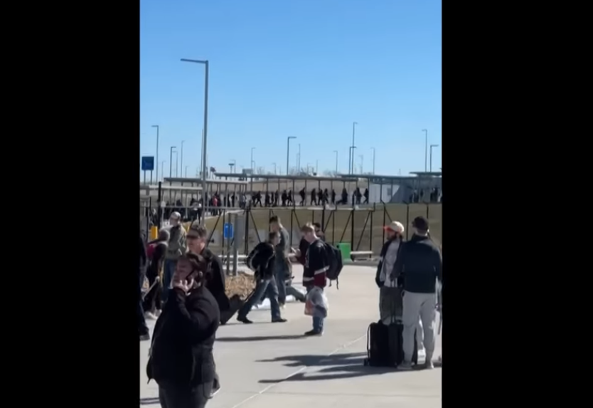 Airport Threat Prompts Evacuation in Kansas City