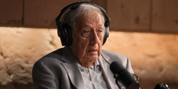 Ex-Air Force Officer Says Mystery Craft Knocked Out Nukes in Chilling Encounter