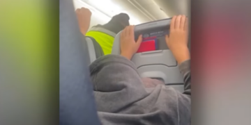 Midair Meltdown Sparks Bomb Threat Panic on American Airlines Flight