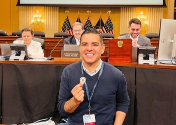 Democrat Rep Bellies Up To Las Vegas Bar While Thousands Of TSA Agents Go Unpaid