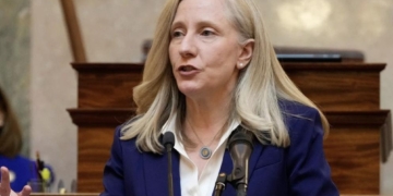 Federal Officials Step In Over Virginia Migrant Release Issue