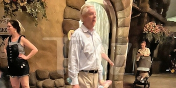 Lindsey Graham Plays With Toys At Disney World As He Pushes For Ground Troops In Iran