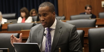 Republican Crashes School Board Meeting