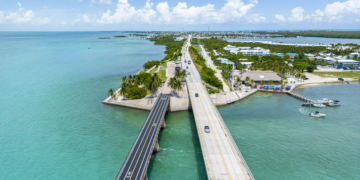 4-Year-Old Nearly Drowns While Senate Candidate Father Sits at Florida Bar, Faces Felony Charges