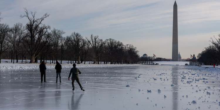 President Sings the Blues About Lincoln Memorial Reflecting Pool 