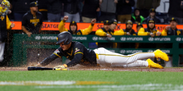 Shortstop, 19, Inks $140M Deal With Pirates