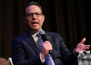 Shapiro Blasts Trump Over Steel in WH