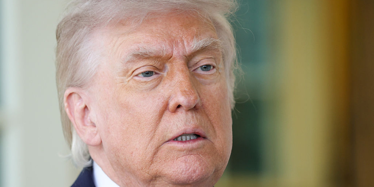 Trump Schools Pope Leo on Iran Casualties 