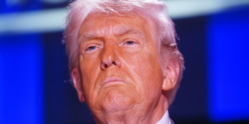 Trump Balks Getting Off Stage at WHCD: ‘I Wanted to See What Was Going On’