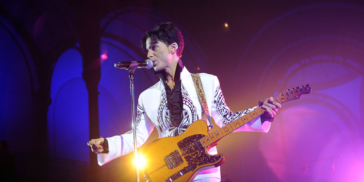 ‘Something Wasn’t Right’: Prince’s Bandmate Recalls Troubling Final Months
